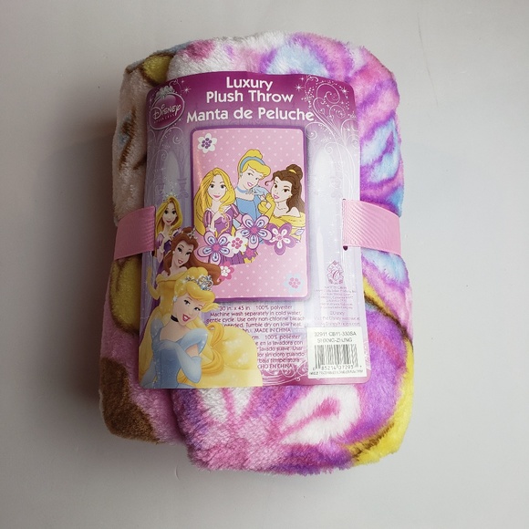 Disney Princesses: Wishes and Dreams Plush Blanket - Picture 1 of 2